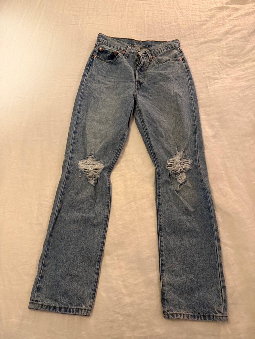 Levi’s Classic Distressed Women's Blue Jeans